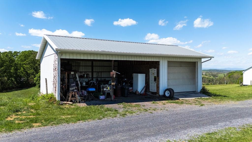 112 GUERNSEY LN, STAUNTON, Virginia 24401, 3 Bedrooms Bedrooms, ,2 BathroomsBathrooms,Residential,14,112 GUERNSEY LN,676983 MLS # 676983