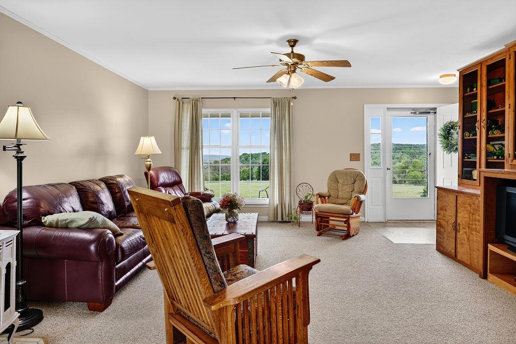112 GUERNSEY LN, STAUNTON, Virginia 24401, 3 Bedrooms Bedrooms, ,2 BathroomsBathrooms,Residential,14,112 GUERNSEY LN,676983 MLS # 676983