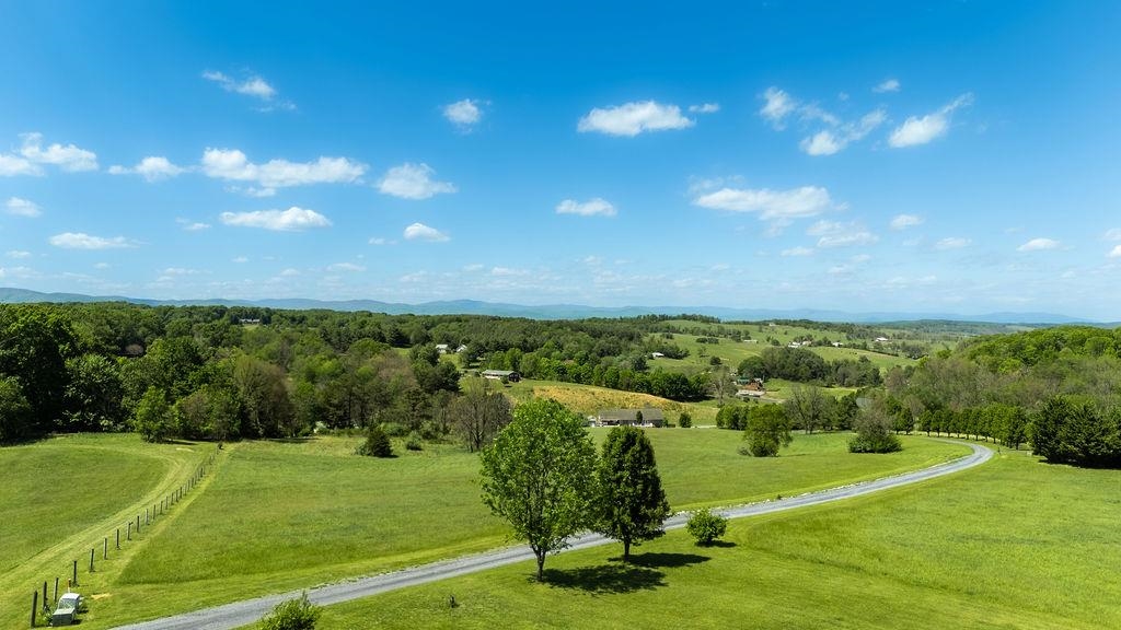 112 GUERNSEY LN, STAUNTON, Virginia 24401, 3 Bedrooms Bedrooms, ,2 BathroomsBathrooms,Residential,14,112 GUERNSEY LN,676983 MLS # 676983