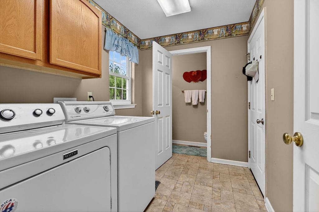 112 GUERNSEY LN, STAUNTON, Virginia 24401, 3 Bedrooms Bedrooms, ,2 BathroomsBathrooms,Residential,14,112 GUERNSEY LN,676983 MLS # 676983