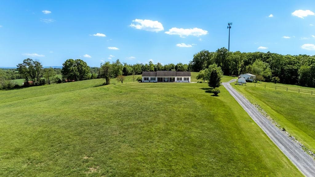 112 GUERNSEY LN, STAUNTON, Virginia 24401, 3 Bedrooms Bedrooms, ,2 BathroomsBathrooms,Residential,14,112 GUERNSEY LN,676983 MLS # 676983
