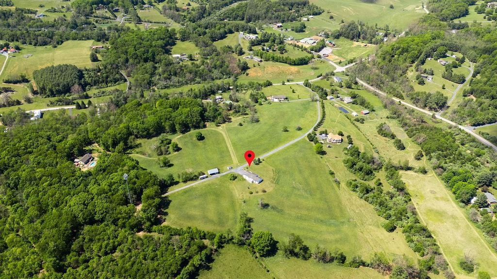 112 GUERNSEY LN, STAUNTON, Virginia 24401, 3 Bedrooms Bedrooms, ,2 BathroomsBathrooms,Residential,14,112 GUERNSEY LN,676983 MLS # 676983