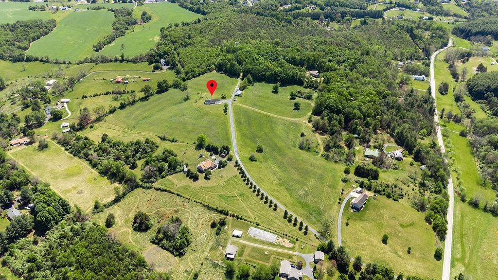 112 GUERNSEY LN, STAUNTON, Virginia 24401, 3 Bedrooms Bedrooms, ,2 BathroomsBathrooms,Residential,14,112 GUERNSEY LN,676983 MLS # 676983