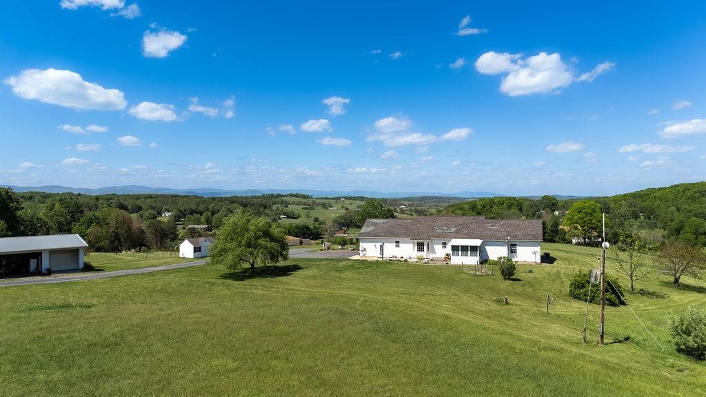 112 GUERNSEY LN, STAUNTON, Virginia 24401, 3 Bedrooms Bedrooms, ,2 BathroomsBathrooms,Residential,14,112 GUERNSEY LN,676983 MLS # 676983
