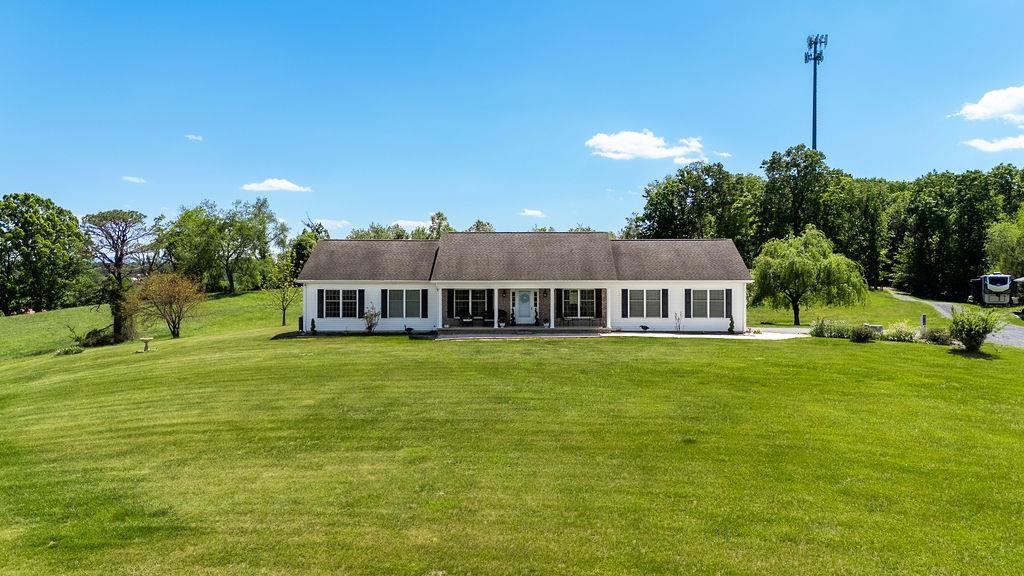 112 GUERNSEY LN, STAUNTON, Virginia 24401, 3 Bedrooms Bedrooms, ,2 BathroomsBathrooms,Residential,14,112 GUERNSEY LN,676983 MLS # 676983