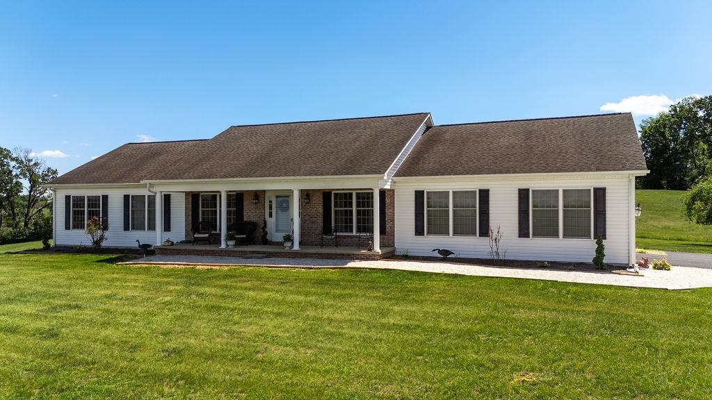 112 GUERNSEY LN, STAUNTON, Virginia 24401, 3 Bedrooms Bedrooms, ,2 BathroomsBathrooms,Residential,14,112 GUERNSEY LN,676983 MLS # 676983