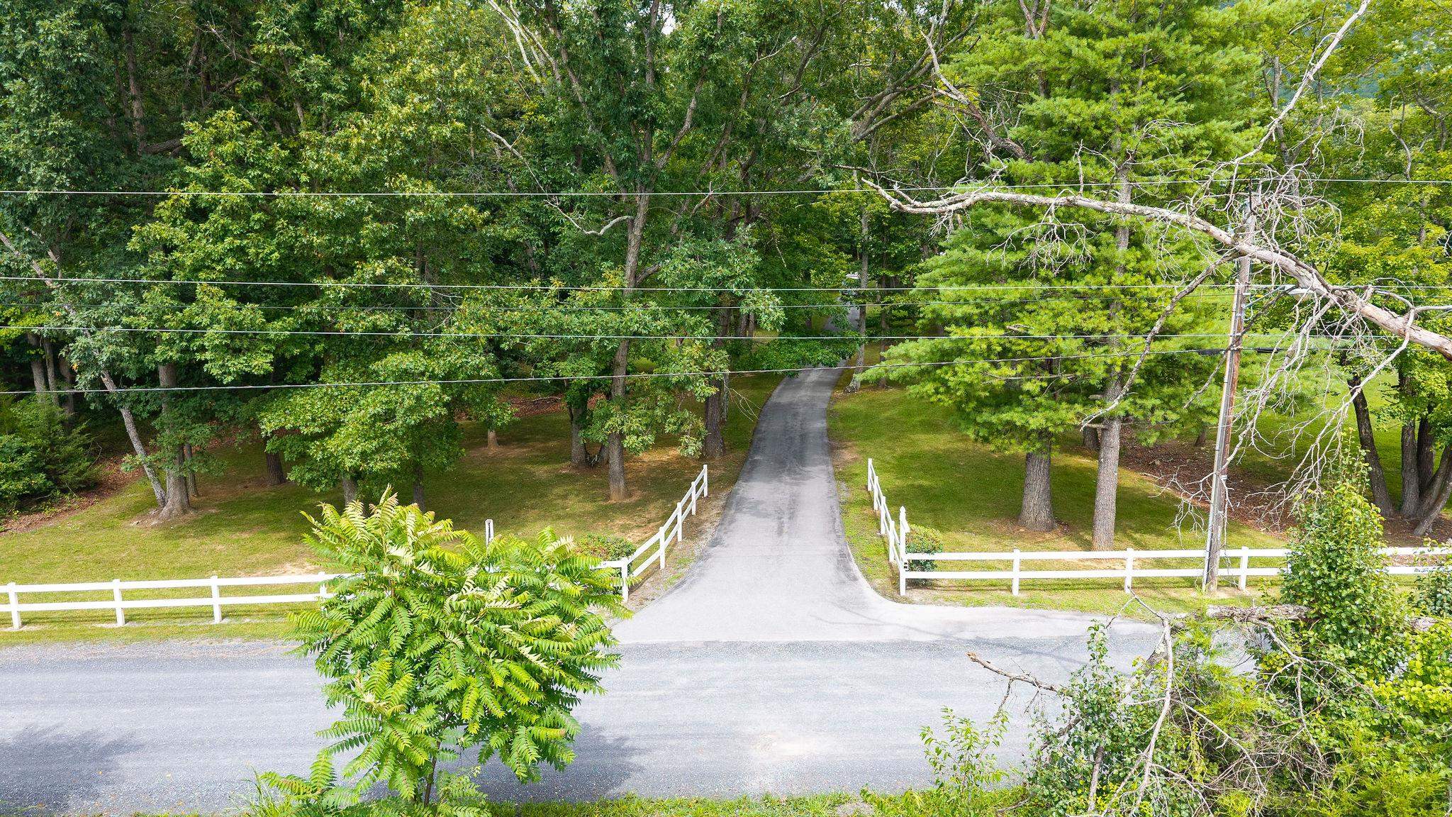 337 HORSEHEAD RD, GROTTOES, Virginia 24441, 2 Bedrooms Bedrooms, ,2 BathroomsBathrooms,Residential,14,337 HORSEHEAD RD,679934 MLS # 679934 337 HORSEHEAD RD, GROTTOES, Virginia 24441, 2 Bedrooms Bedrooms, ,2 BathroomsBathrooms,Residential,14,337 HORSEHEAD RD,679934 MLS # 679934