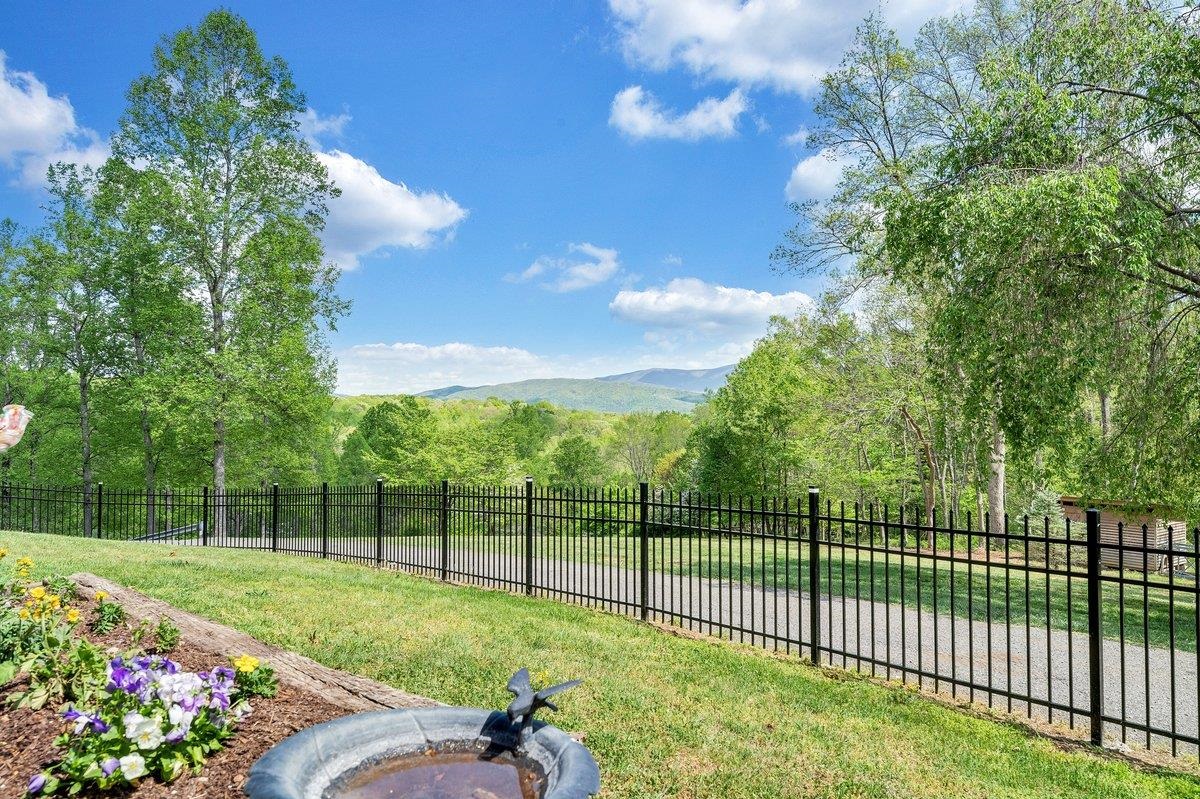 649 GREYLEDGE RD, BUCHANAN, Virginia 24066, 3 Bedrooms Bedrooms, ,4 BathroomsBathrooms,Residential,14,649 GREYLEDGE RD,676201 MLS # 676201 649 GREYLEDGE RD, BUCHANAN, Virginia 24066, 3 Bedrooms Bedrooms, ,4 BathroomsBathrooms,Residential,14,649 GREYLEDGE RD,676201 MLS # 676201