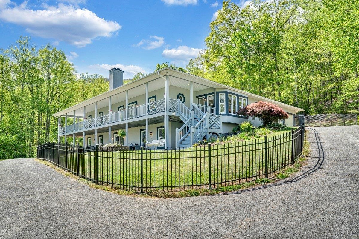 649 GREYLEDGE RD, BUCHANAN, Virginia 24066, 3 Bedrooms Bedrooms, ,4 BathroomsBathrooms,Residential,14,649 GREYLEDGE RD,676201 MLS # 676201 649 GREYLEDGE RD, BUCHANAN, Virginia 24066, 3 Bedrooms Bedrooms, ,4 BathroomsBathrooms,Residential,14,649 GREYLEDGE RD,676201 MLS # 676201