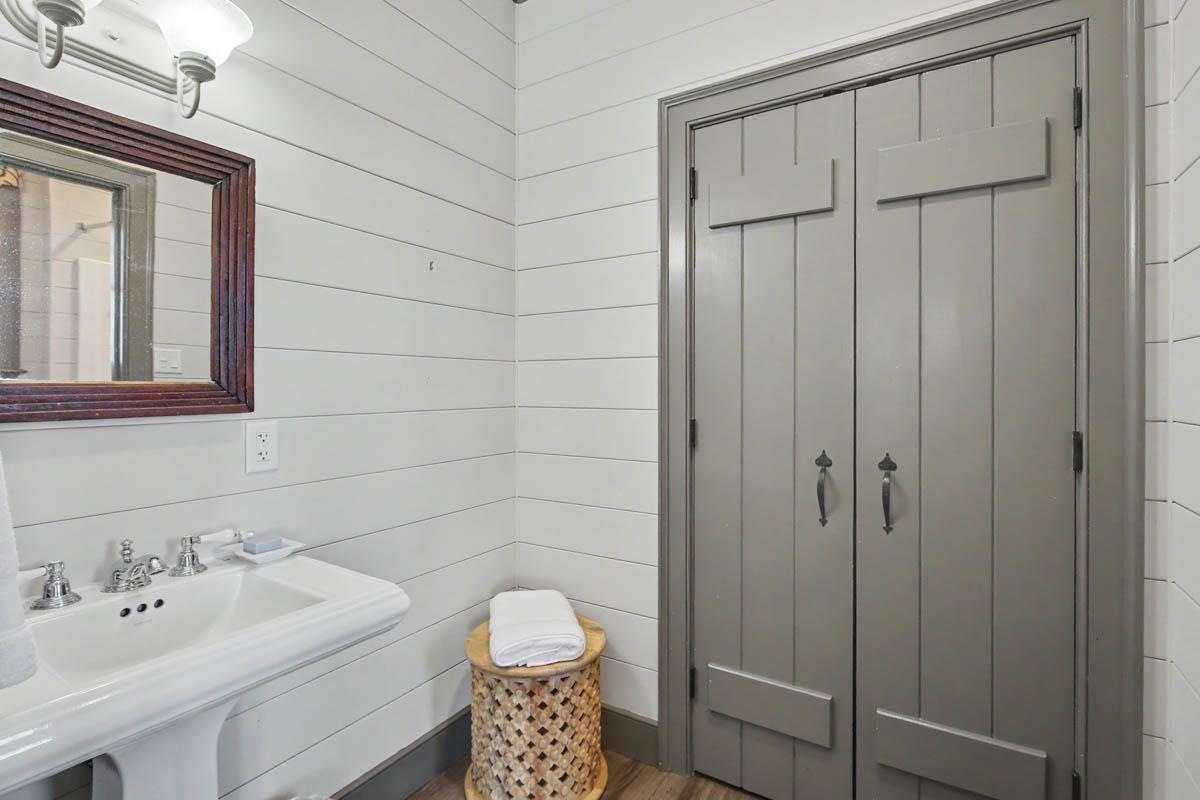 504 AIRPORT DR, HOT SPRINGS, Virginia 24445, 3 Bedrooms Bedrooms, ,3 BathroomsBathrooms,Residential,14,504 AIRPORT DR,670681 MLS # 670681 504 AIRPORT DR, HOT SPRINGS, Virginia 24445, 3 Bedrooms Bedrooms, ,3 BathroomsBathrooms,Residential,14,504 AIRPORT DR,670681 MLS # 670681