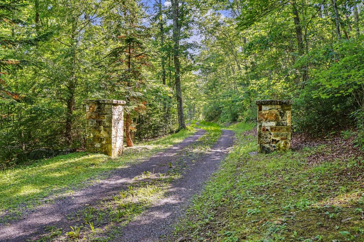 504 AIRPORT DR, HOT SPRINGS, Virginia 24445, 3 Bedrooms Bedrooms, ,3 BathroomsBathrooms,Residential,14,504 AIRPORT DR,670681 MLS # 670681 504 AIRPORT DR, HOT SPRINGS, Virginia 24445, 3 Bedrooms Bedrooms, ,3 BathroomsBathrooms,Residential,14,504 AIRPORT DR,670681 MLS # 670681