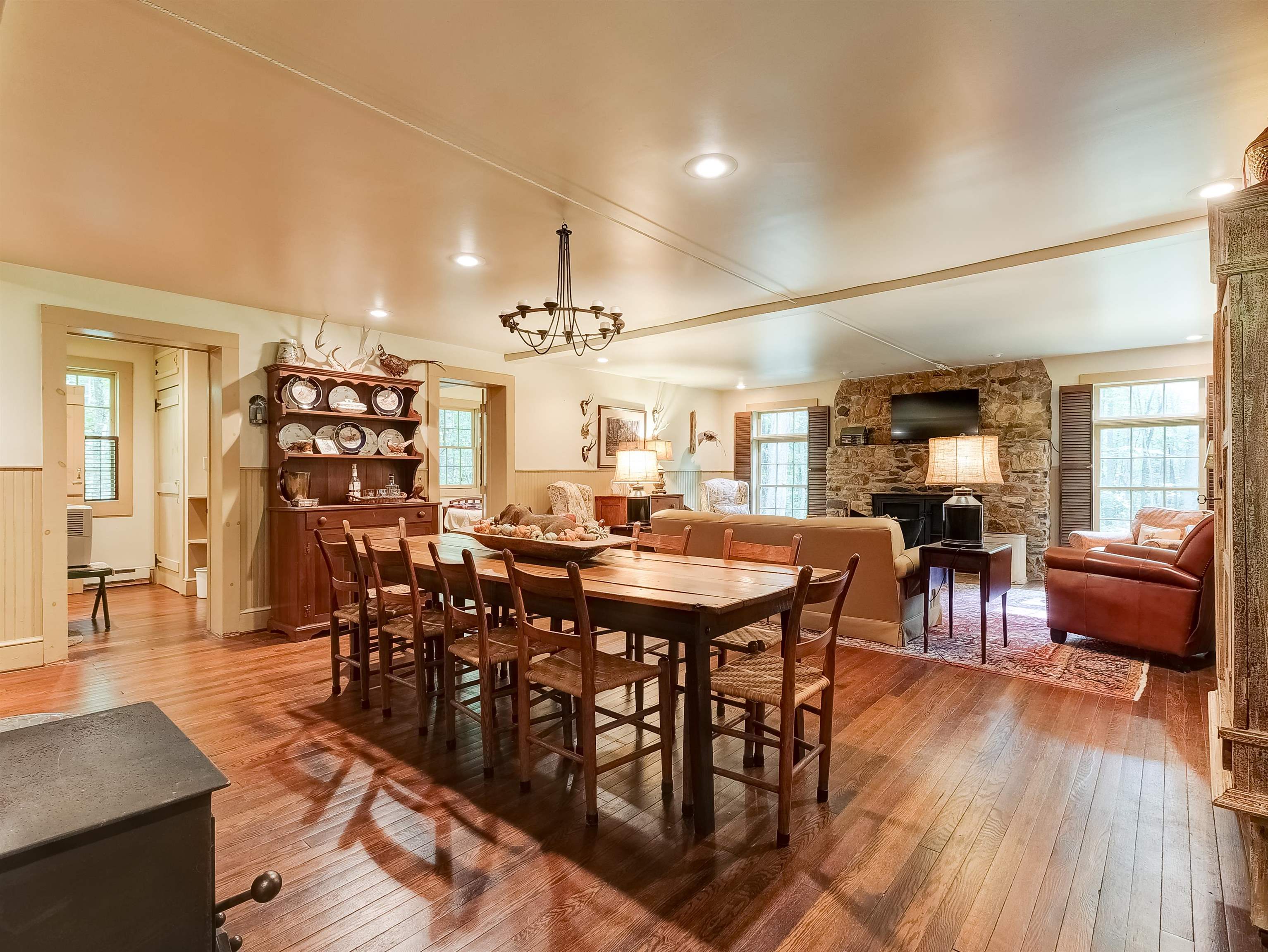 6722 DOUTHAT RD, MILLBORO, Virginia 24460, 3 Bedrooms Bedrooms, ,3 BathroomsBathrooms,Residential,14,6722 DOUTHAT RD,680975 MLS # 680975
