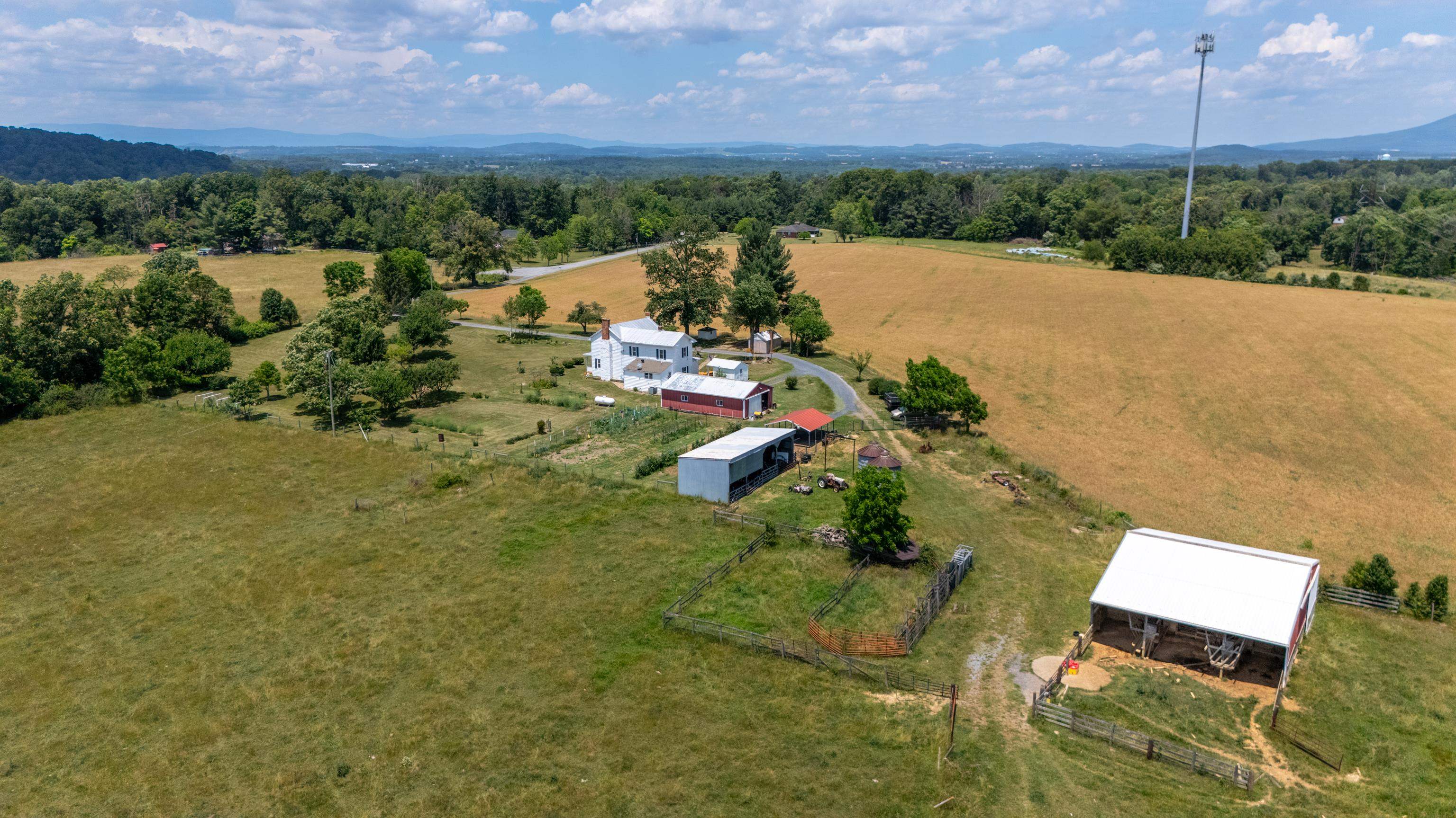 139 TETER RD, GROTTOES, Virginia 24441, 4 Bedrooms Bedrooms, ,1 BathroomBathrooms,Residential,14,139 TETER RD,678614 MLS # 678614
