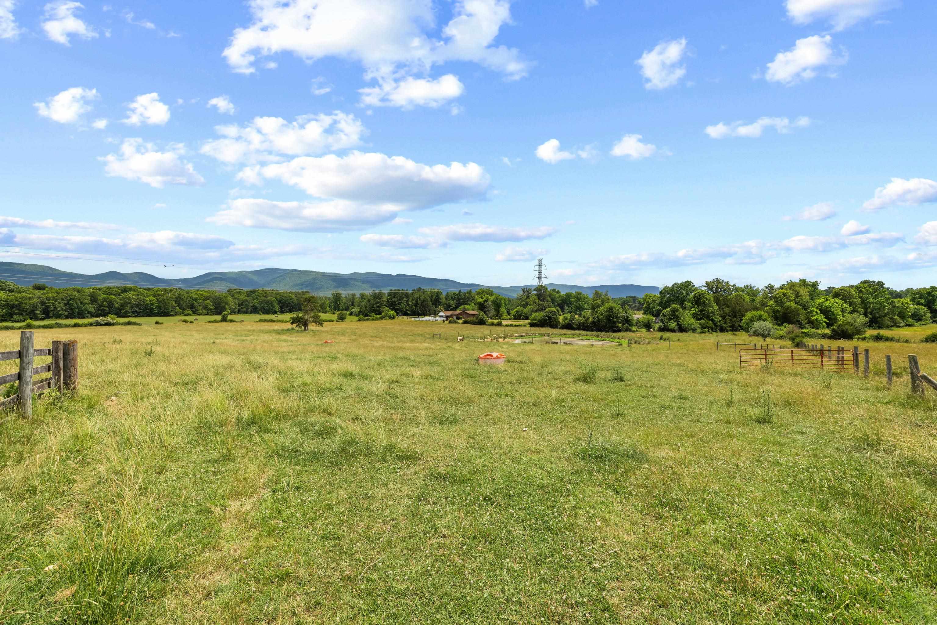 139 TETER RD, GROTTOES, Virginia 24441, 4 Bedrooms Bedrooms, ,1 BathroomBathrooms,Residential,14,139 TETER RD,678614 MLS # 678614