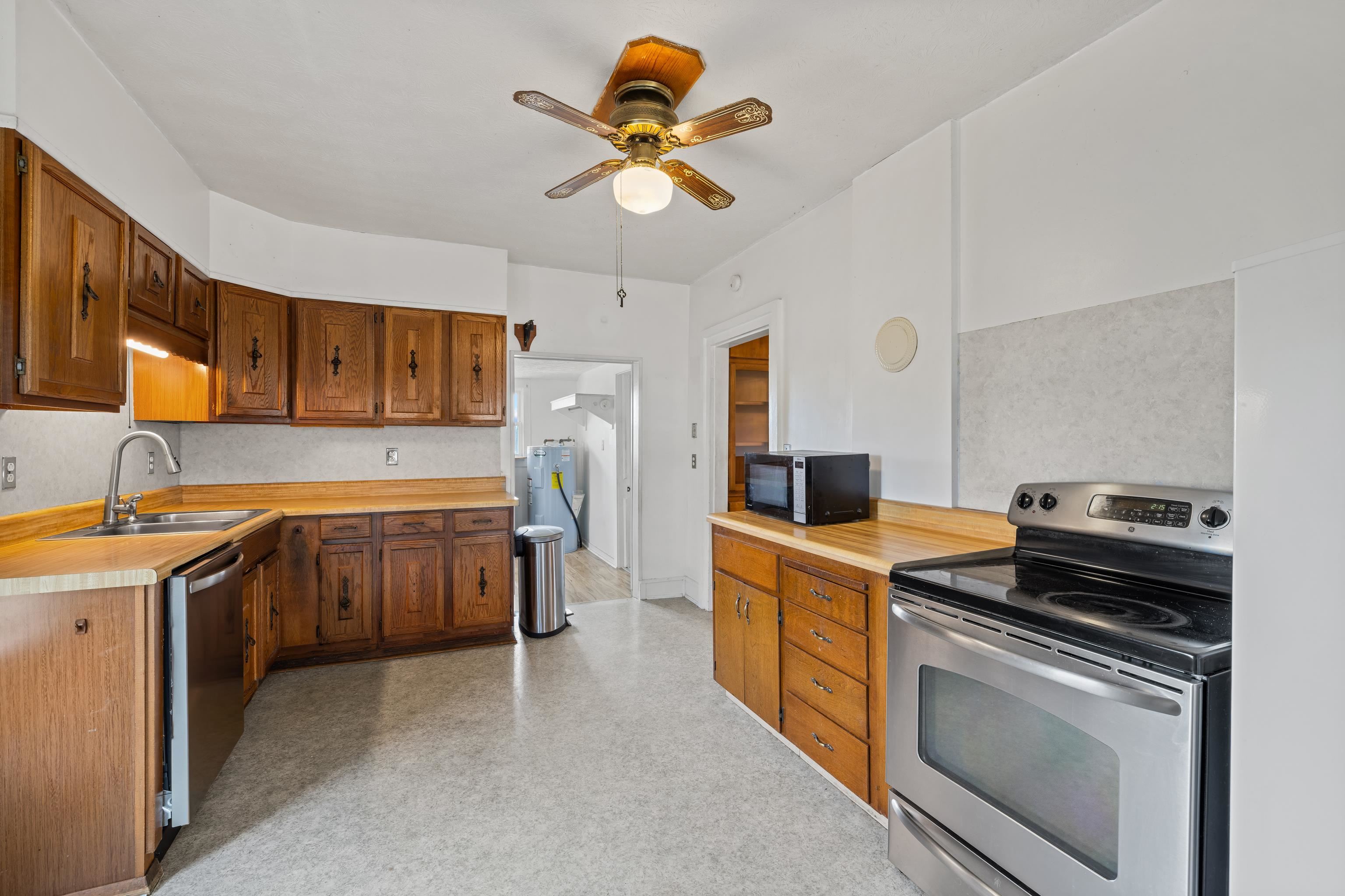 139 TETER RD, GROTTOES, Virginia 24441, 4 Bedrooms Bedrooms, ,1 BathroomBathrooms,Residential,14,139 TETER RD,678614 MLS # 678614