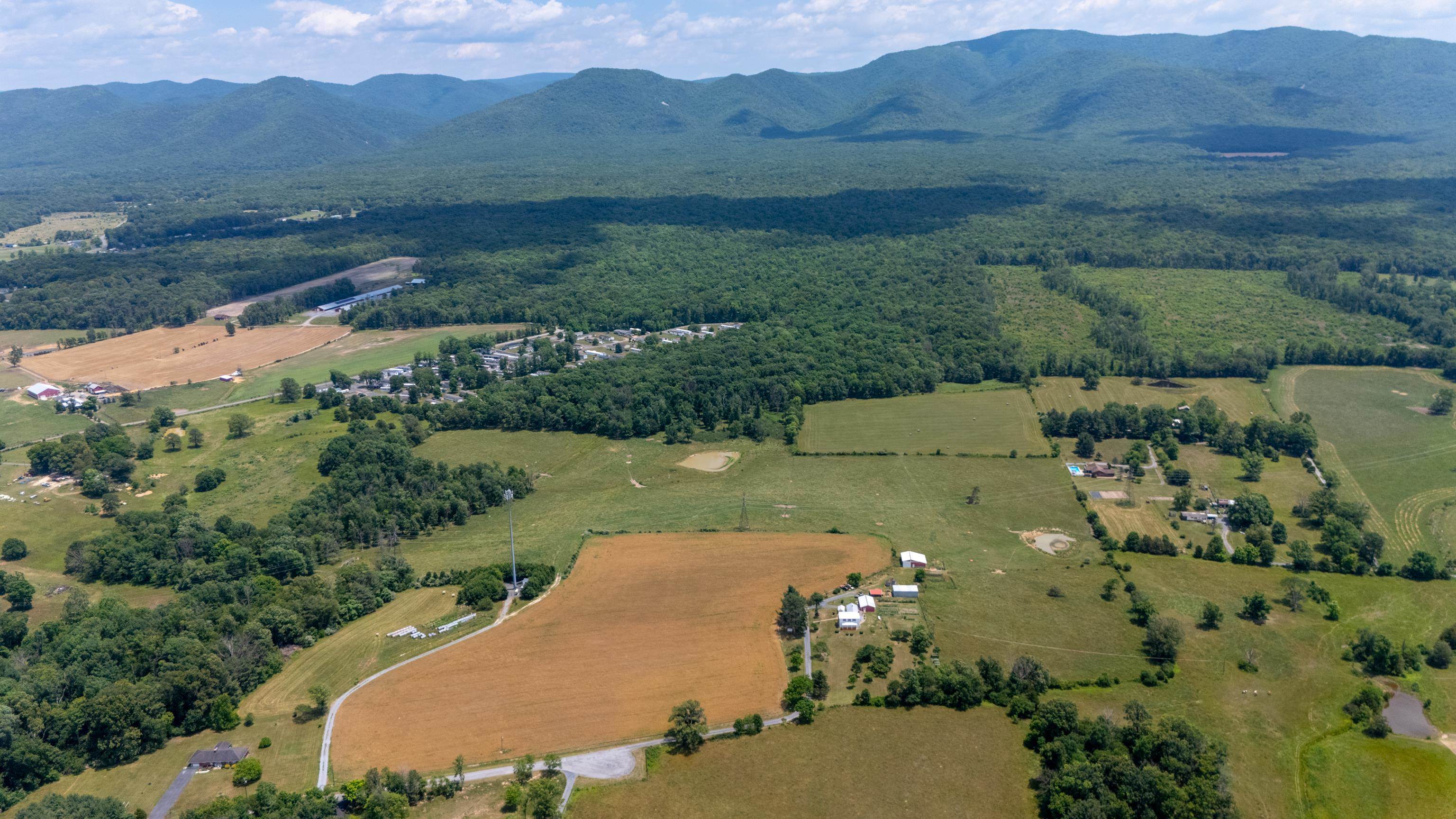 139 TETER RD, GROTTOES, Virginia 24441, 4 Bedrooms Bedrooms, ,1 BathroomBathrooms,Residential,14,139 TETER RD,678614 MLS # 678614