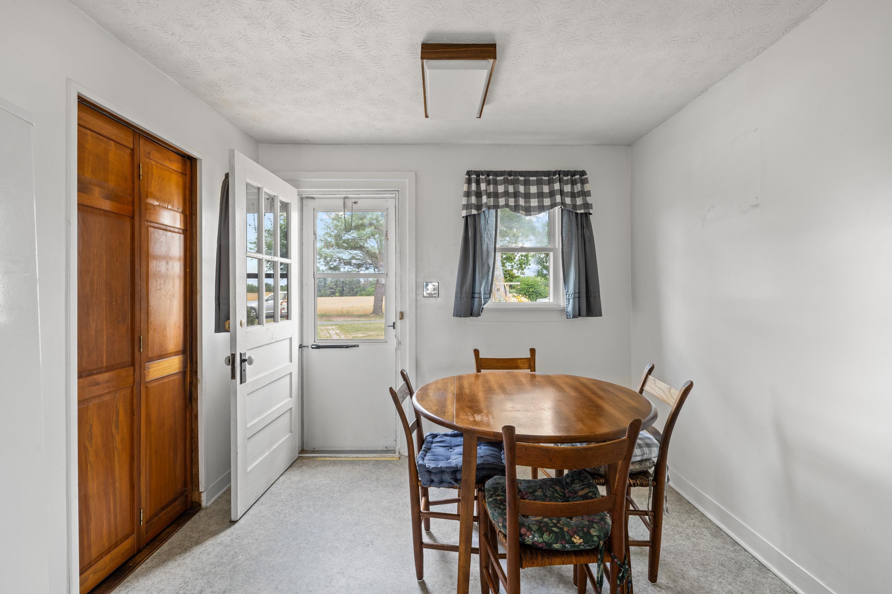 139 TETER RD, GROTTOES, Virginia 24441, 4 Bedrooms Bedrooms, ,1 BathroomBathrooms,Residential,14,139 TETER RD,678614 MLS # 678614