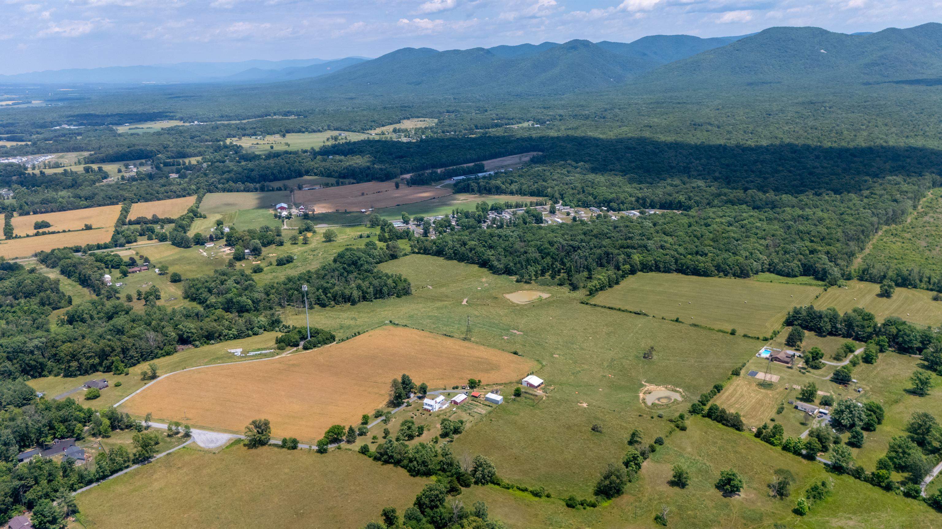 139 TETER RD, GROTTOES, Virginia 24441, 4 Bedrooms Bedrooms, ,1 BathroomBathrooms,Residential,14,139 TETER RD,678614 MLS # 678614