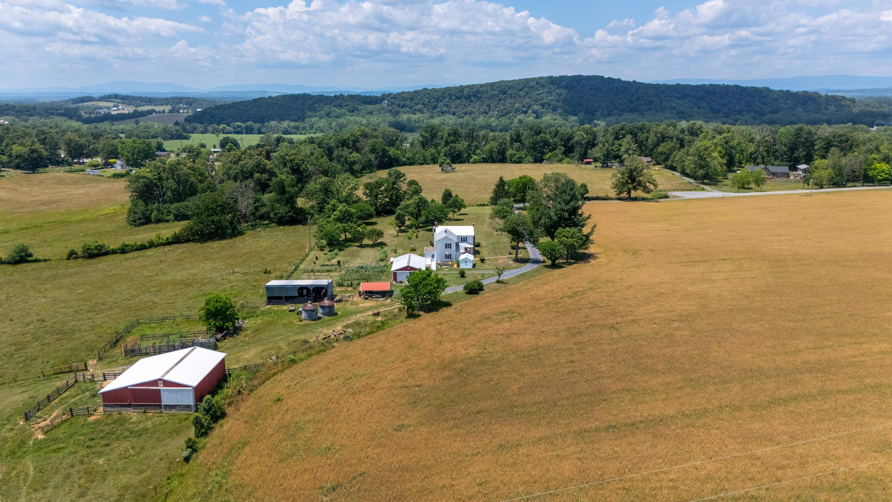139 TETER RD, GROTTOES, Virginia 24441, 4 Bedrooms Bedrooms, ,1 BathroomBathrooms,Residential,14,139 TETER RD,678614 MLS # 678614