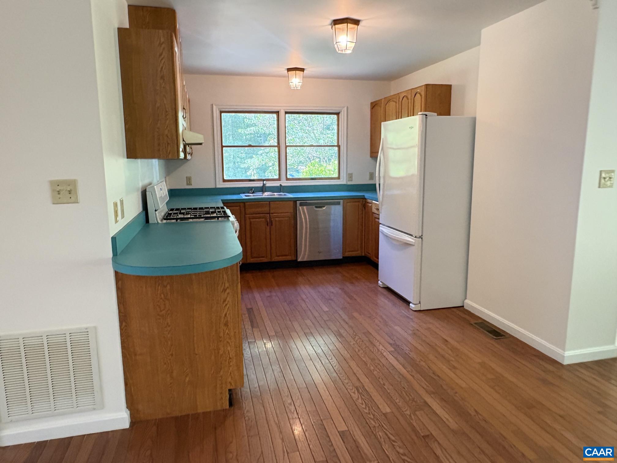 4893 WEAKLEY HOLLOW RD, SYRIA, Virginia 22743, 2 Bedrooms Bedrooms, ,2 BathroomsBathrooms,Residential,14,4893 WEAKLEY HOLLOW RD,679101 MLS # 679101 4893 WEAKLEY HOLLOW RD, SYRIA, Virginia 22743, 2 Bedrooms Bedrooms, ,2 BathroomsBathrooms,Residential,14,4893 WEAKLEY HOLLOW RD,679101 MLS # 679101