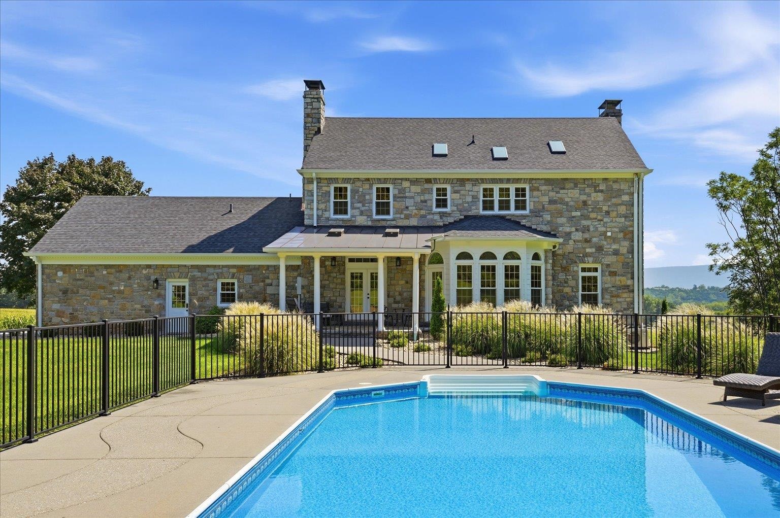 3817 TREASURE HILL LN, TIMBERVILLE, Virginia 22853, 4 Bedrooms Bedrooms, ,4 BathroomsBathrooms,Residential,14,3817 TREASURE HILL LN,681640 MLS # 681640