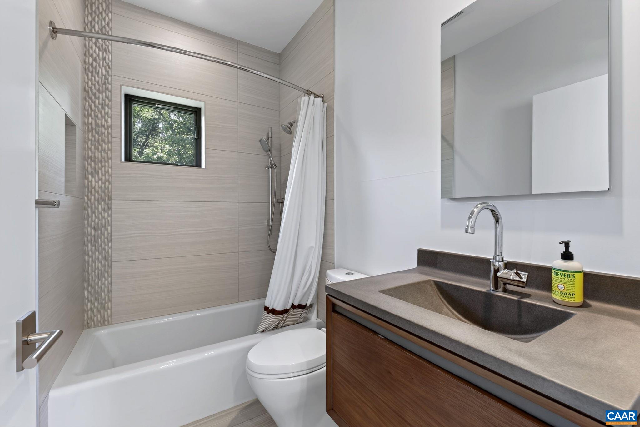 275 MILLER SCHOOL RD, CHARLOTTESVILLE, Virginia 22903, 5 Bedrooms Bedrooms, ,4 BathroomsBathrooms,Residential,14,275 MILLER SCHOOL RD,681363 MLS # 681363