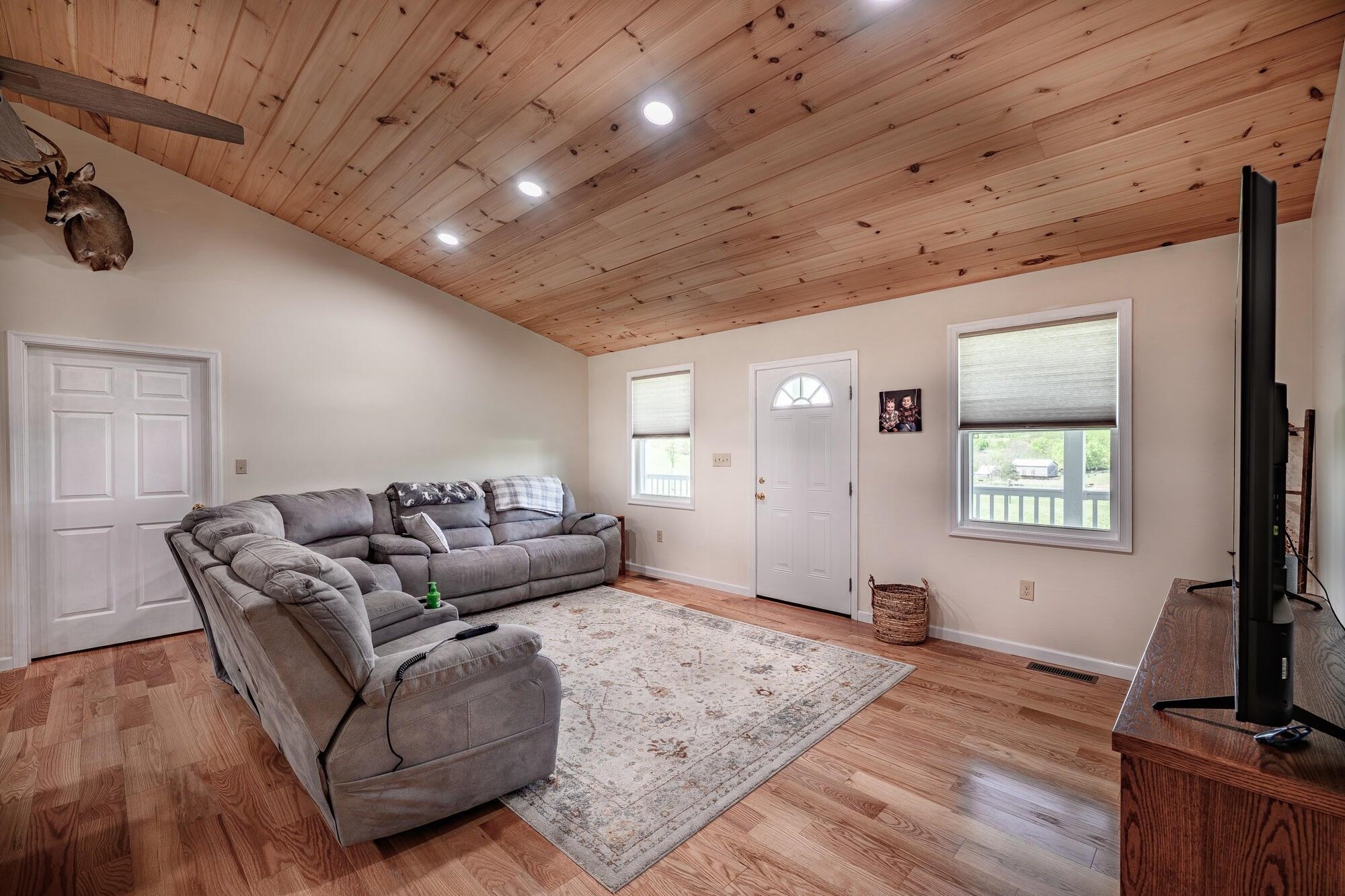 65 &amp; 190 WHISTLE HOLLOW LN, FAIRFIELD, Virginia 24435, 4 Bedrooms Bedrooms, ,3 BathroomsBathrooms,Residential,14,65 &amp; 190 WHISTLE HOLLOW LN,678959 MLS # 678959