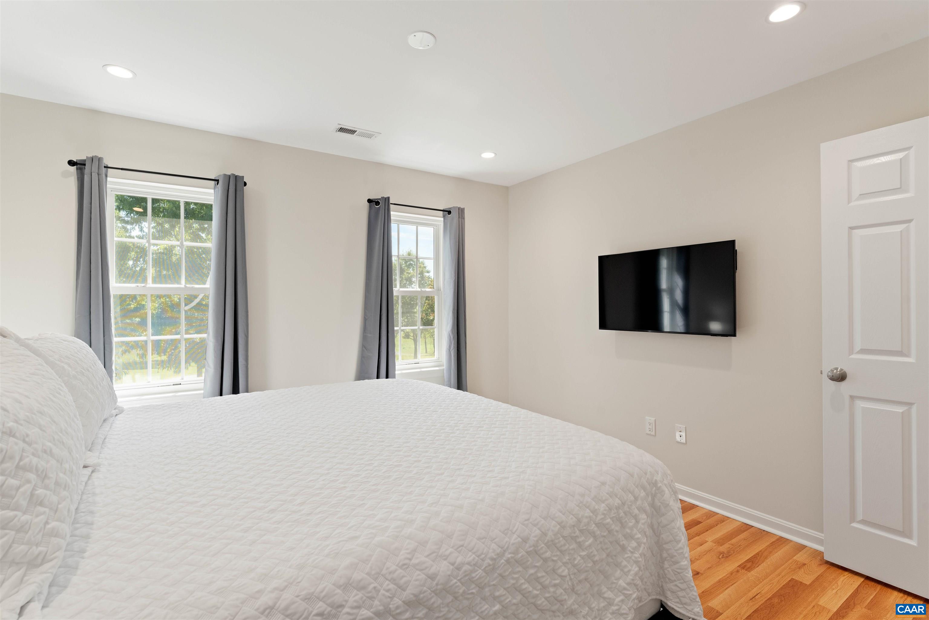 6518 JEFFERSON MILL RD, SCOTTSVILLE, Virginia 24590, 4 Bedrooms Bedrooms, ,4 BathroomsBathrooms,Residential,14,6518 JEFFERSON MILL RD,681928 MLS # 681928 6518 JEFFERSON MILL RD, SCOTTSVILLE, Virginia 24590, 4 Bedrooms Bedrooms, ,4 BathroomsBathrooms,Residential,14,6518 JEFFERSON MILL RD,681928 MLS # 681928