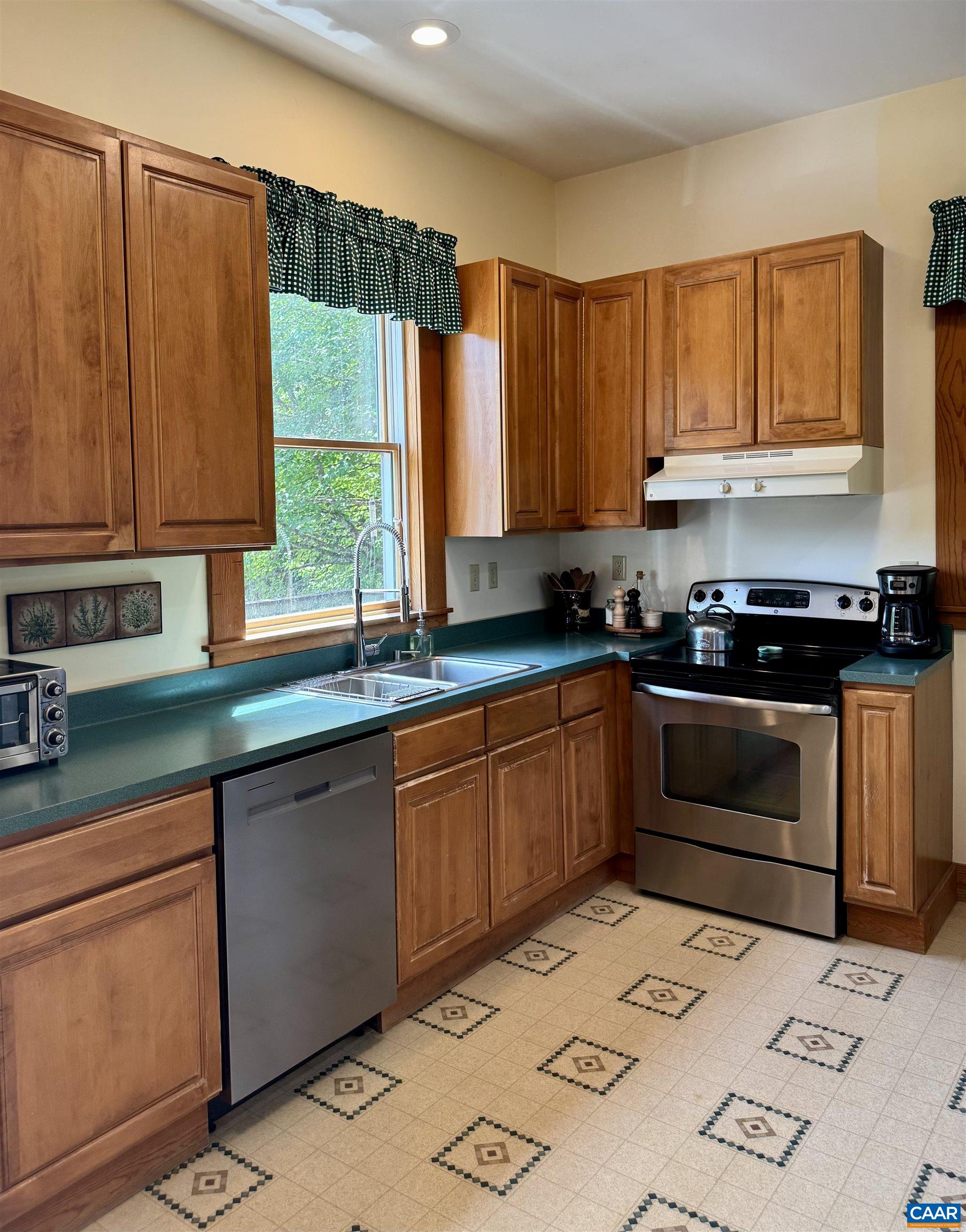 5362 BREAK HEART RD, CROZET, Virginia 22932, 4 Bedrooms Bedrooms, ,2 BathroomsBathrooms,Residential,14,5362 BREAK HEART RD,678211 MLS # 678211 5362 BREAK HEART RD, CROZET, Virginia 22932, 4 Bedrooms Bedrooms, ,2 BathroomsBathrooms,Residential,14,5362 BREAK HEART RD,678211 MLS # 678211