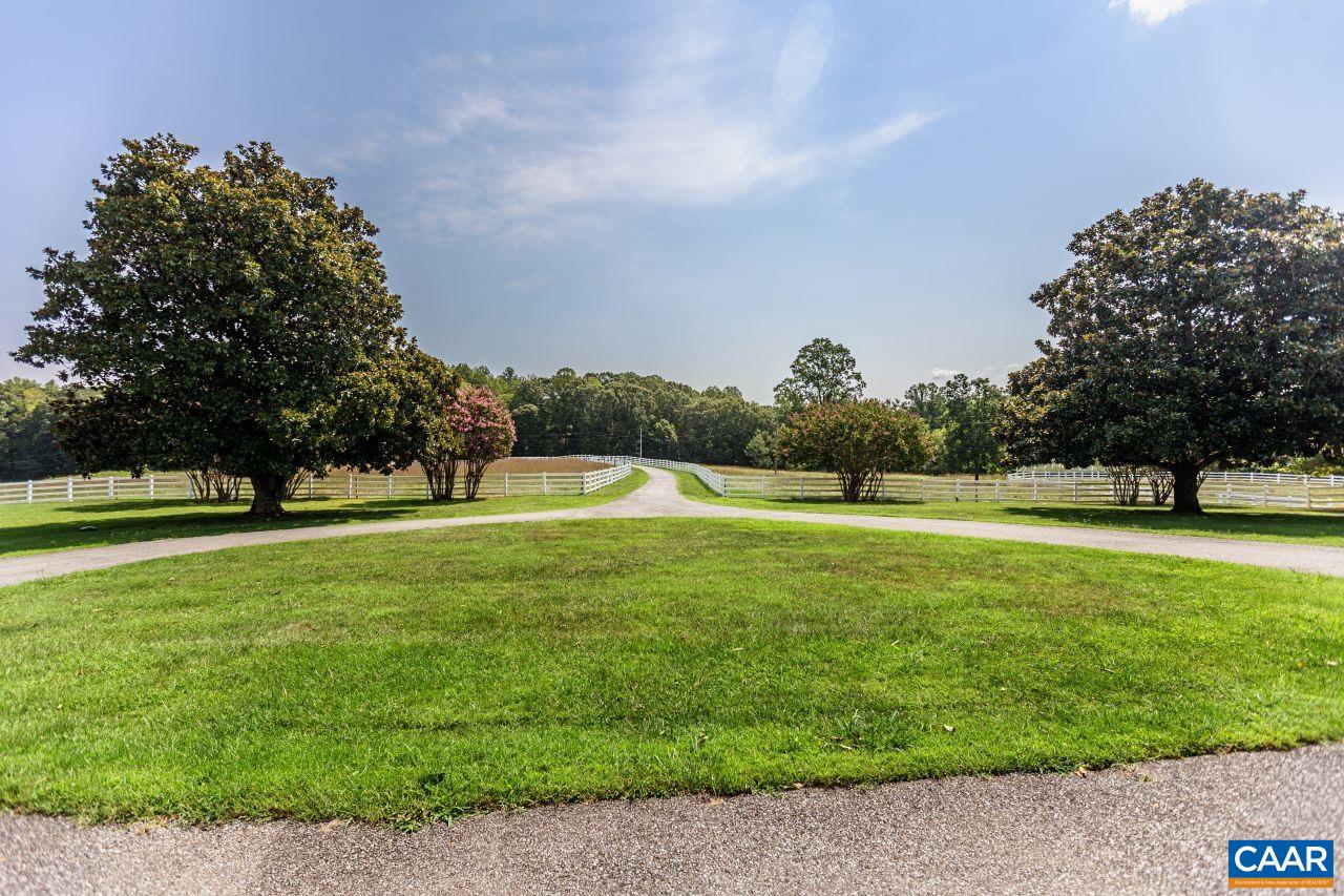1024 SUNSET DR, AMHERST, Virginia 24521, 4 Bedrooms Bedrooms, ,4 BathroomsBathrooms,Residential,14,1024 SUNSET DR,681791 MLS # 681791 1024 SUNSET DR, AMHERST, Virginia 24521, 4 Bedrooms Bedrooms, ,4 BathroomsBathrooms,Residential,14,1024 SUNSET DR,681791 MLS # 681791