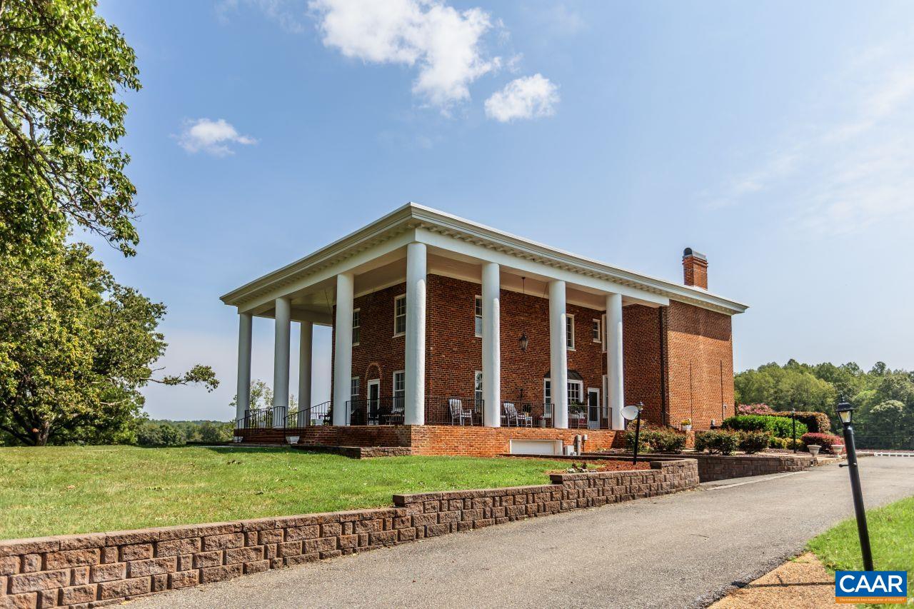 1024 SUNSET DR, AMHERST, Virginia 24521, 4 Bedrooms Bedrooms, ,4 BathroomsBathrooms,Residential,14,1024 SUNSET DR,681791 MLS # 681791 1024 SUNSET DR, AMHERST, Virginia 24521, 4 Bedrooms Bedrooms, ,4 BathroomsBathrooms,Residential,14,1024 SUNSET DR,681791 MLS # 681791
