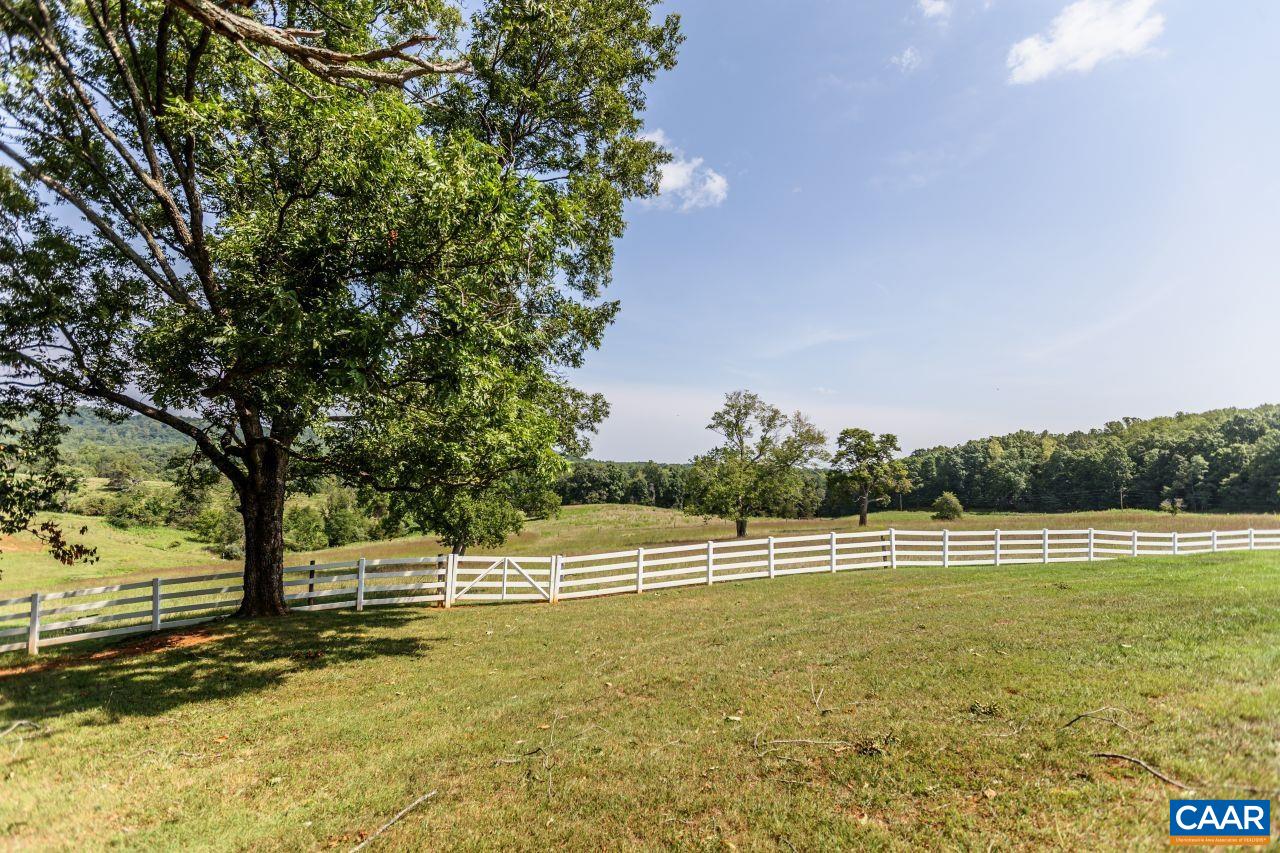 1024 SUNSET DR, AMHERST, Virginia 24521, 4 Bedrooms Bedrooms, ,4 BathroomsBathrooms,Residential,14,1024 SUNSET DR,681791 MLS # 681791 1024 SUNSET DR, AMHERST, Virginia 24521, 4 Bedrooms Bedrooms, ,4 BathroomsBathrooms,Residential,14,1024 SUNSET DR,681791 MLS # 681791