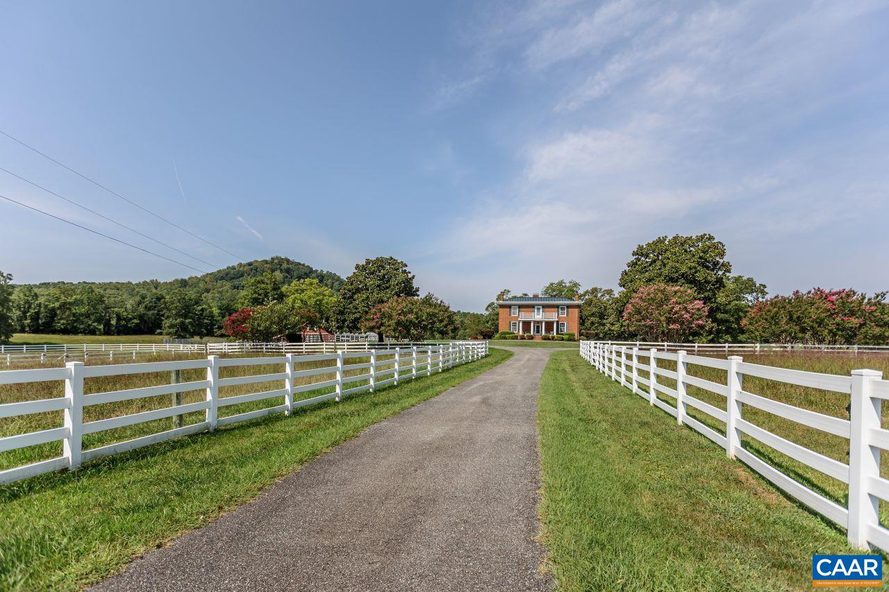 1024 SUNSET DR, AMHERST, Virginia 24521, 4 Bedrooms Bedrooms, ,4 BathroomsBathrooms,Residential,14,1024 SUNSET DR,681791 MLS # 681791 1024 SUNSET DR, AMHERST, Virginia 24521, 4 Bedrooms Bedrooms, ,4 BathroomsBathrooms,Residential,14,1024 SUNSET DR,681791 MLS # 681791