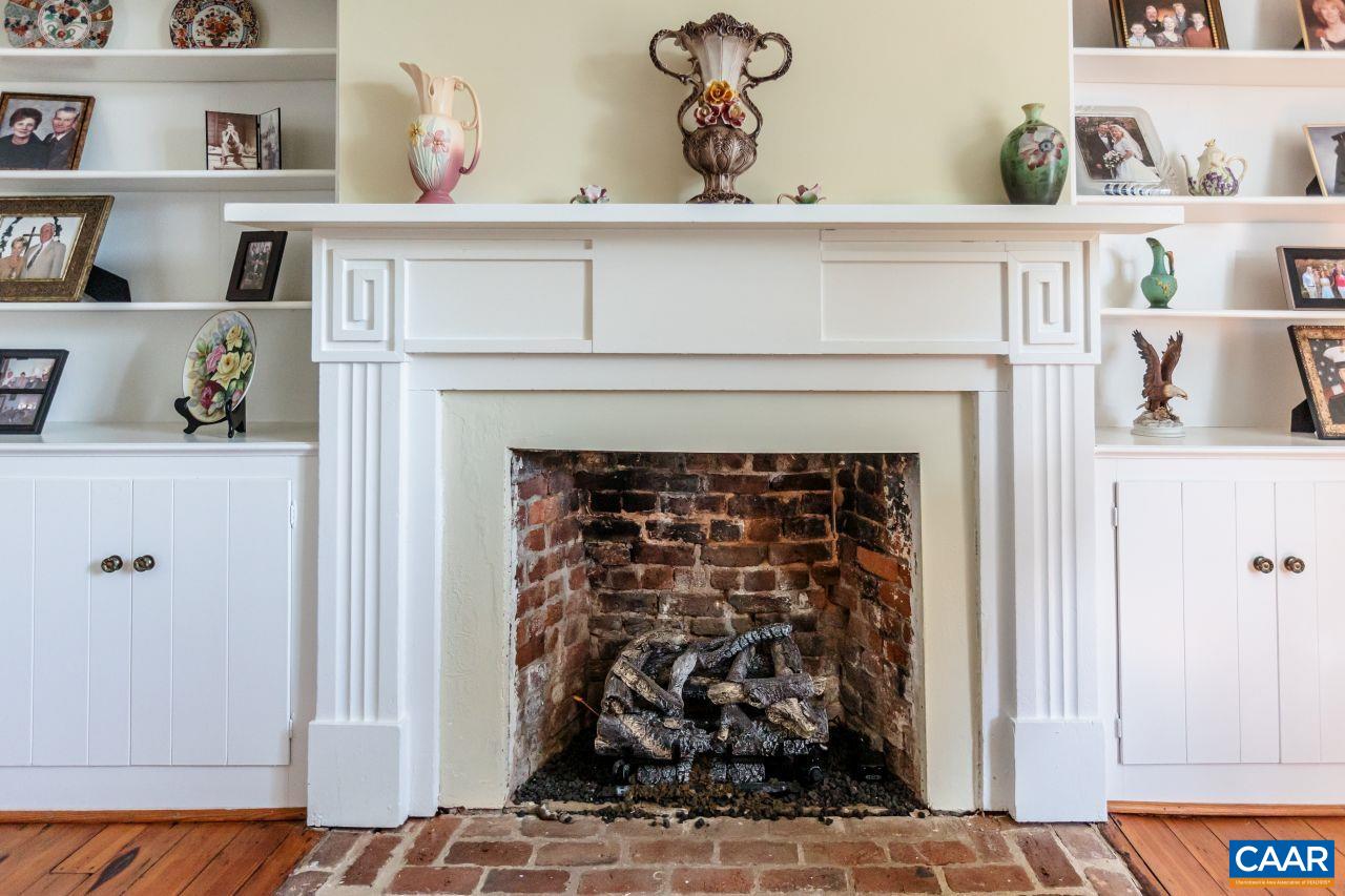 1024 SUNSET DR, AMHERST, Virginia 24521, 4 Bedrooms Bedrooms, ,4 BathroomsBathrooms,Residential,14,1024 SUNSET DR,681791 MLS # 681791 1024 SUNSET DR, AMHERST, Virginia 24521, 4 Bedrooms Bedrooms, ,4 BathroomsBathrooms,Residential,14,1024 SUNSET DR,681791 MLS # 681791