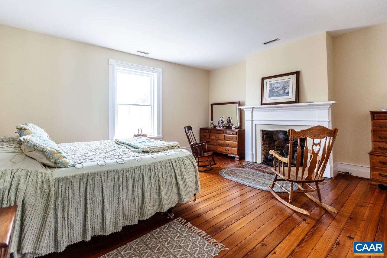 1024 SUNSET DR, AMHERST, Virginia 24521, 4 Bedrooms Bedrooms, ,4 BathroomsBathrooms,Residential,14,1024 SUNSET DR,681791 MLS # 681791 1024 SUNSET DR, AMHERST, Virginia 24521, 4 Bedrooms Bedrooms, ,4 BathroomsBathrooms,Residential,14,1024 SUNSET DR,681791 MLS # 681791