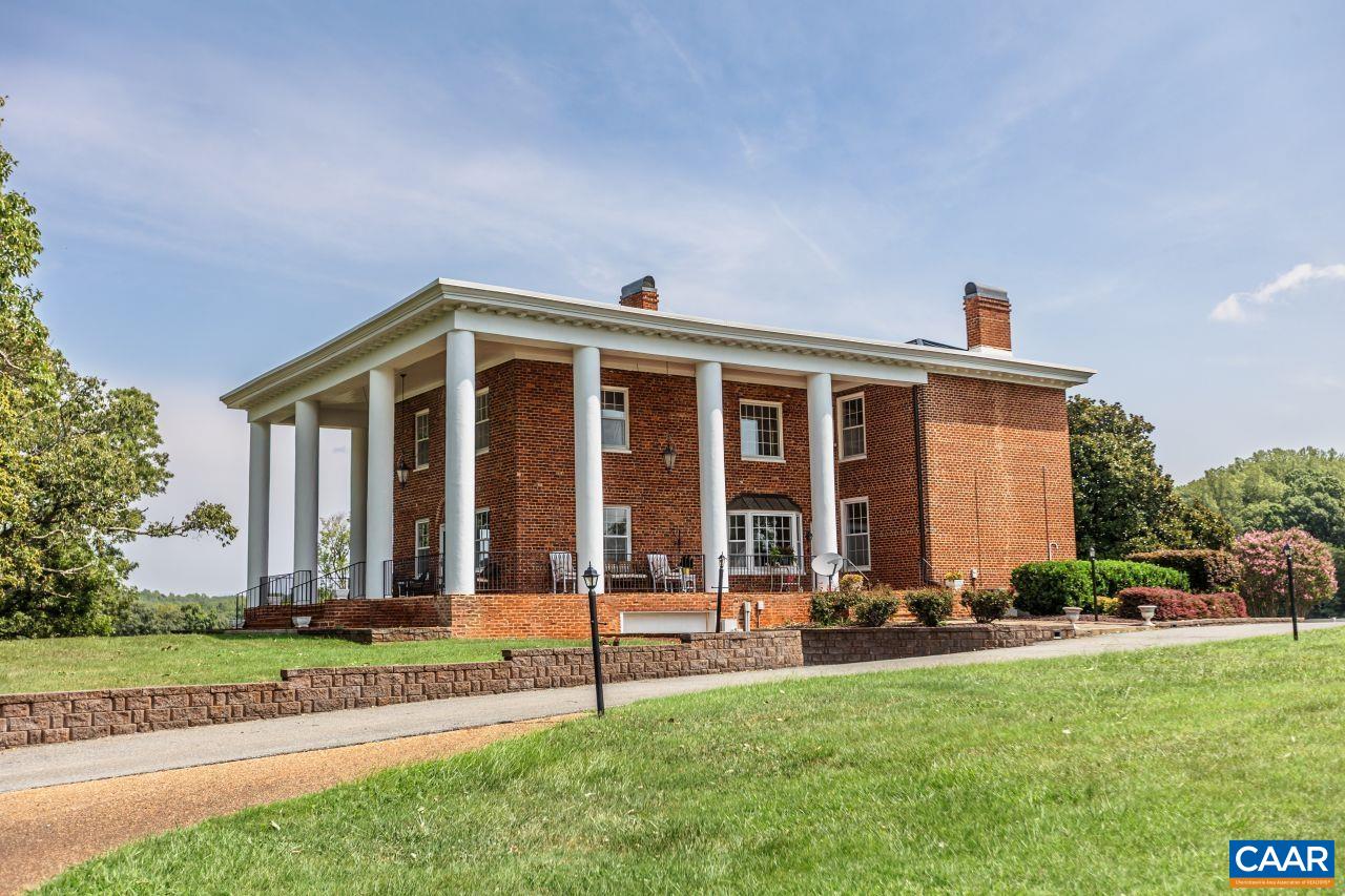 1024 SUNSET DR, AMHERST, Virginia 24521, 4 Bedrooms Bedrooms, ,4 BathroomsBathrooms,Residential,14,1024 SUNSET DR,681791 MLS # 681791 1024 SUNSET DR, AMHERST, Virginia 24521, 4 Bedrooms Bedrooms, ,4 BathroomsBathrooms,Residential,14,1024 SUNSET DR,681791 MLS # 681791