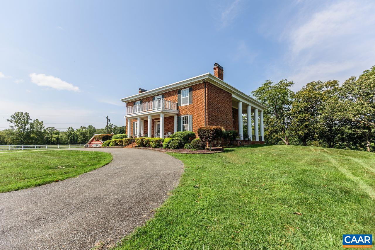 1024 SUNSET DR, AMHERST, Virginia 24521, 4 Bedrooms Bedrooms, ,4 BathroomsBathrooms,Residential,14,1024 SUNSET DR,681791 MLS # 681791 1024 SUNSET DR, AMHERST, Virginia 24521, 4 Bedrooms Bedrooms, ,4 BathroomsBathrooms,Residential,14,1024 SUNSET DR,681791 MLS # 681791