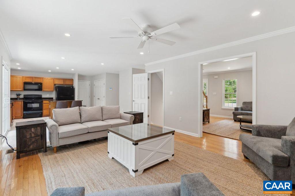 6414 JEFFERSON MILL RD, SCOTTSVILLE, Virginia 24590, 5 Bedrooms Bedrooms, ,3 BathroomsBathrooms,Residential,14,6414 JEFFERSON MILL RD,682081 MLS # 682081 6414 JEFFERSON MILL RD, SCOTTSVILLE, Virginia 24590, 5 Bedrooms Bedrooms, ,3 BathroomsBathrooms,Residential,14,6414 JEFFERSON MILL RD,682081 MLS # 682081