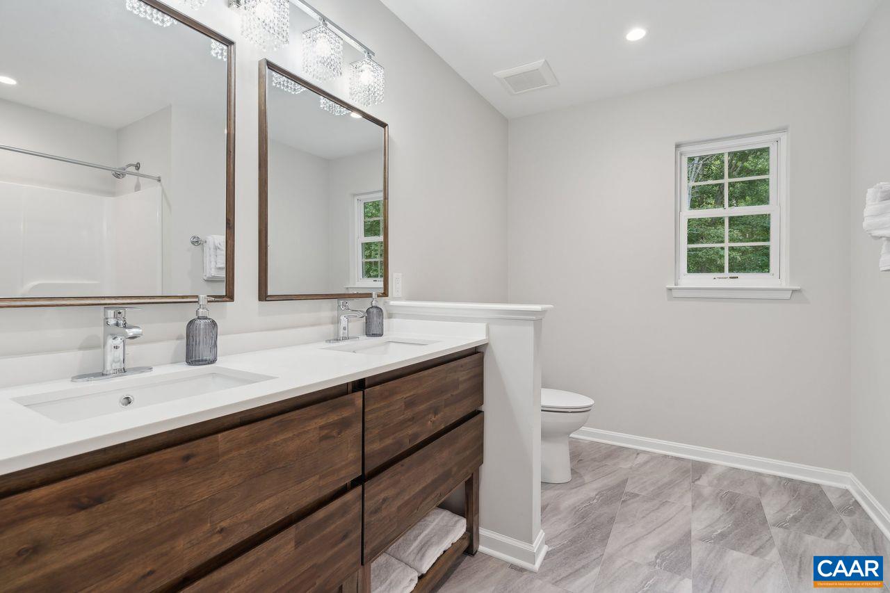 6414 JEFFERSON MILL RD, SCOTTSVILLE, Virginia 24590, 5 Bedrooms Bedrooms, ,3 BathroomsBathrooms,Residential,14,6414 JEFFERSON MILL RD,682081 MLS # 682081 6414 JEFFERSON MILL RD, SCOTTSVILLE, Virginia 24590, 5 Bedrooms Bedrooms, ,3 BathroomsBathrooms,Residential,14,6414 JEFFERSON MILL RD,682081 MLS # 682081