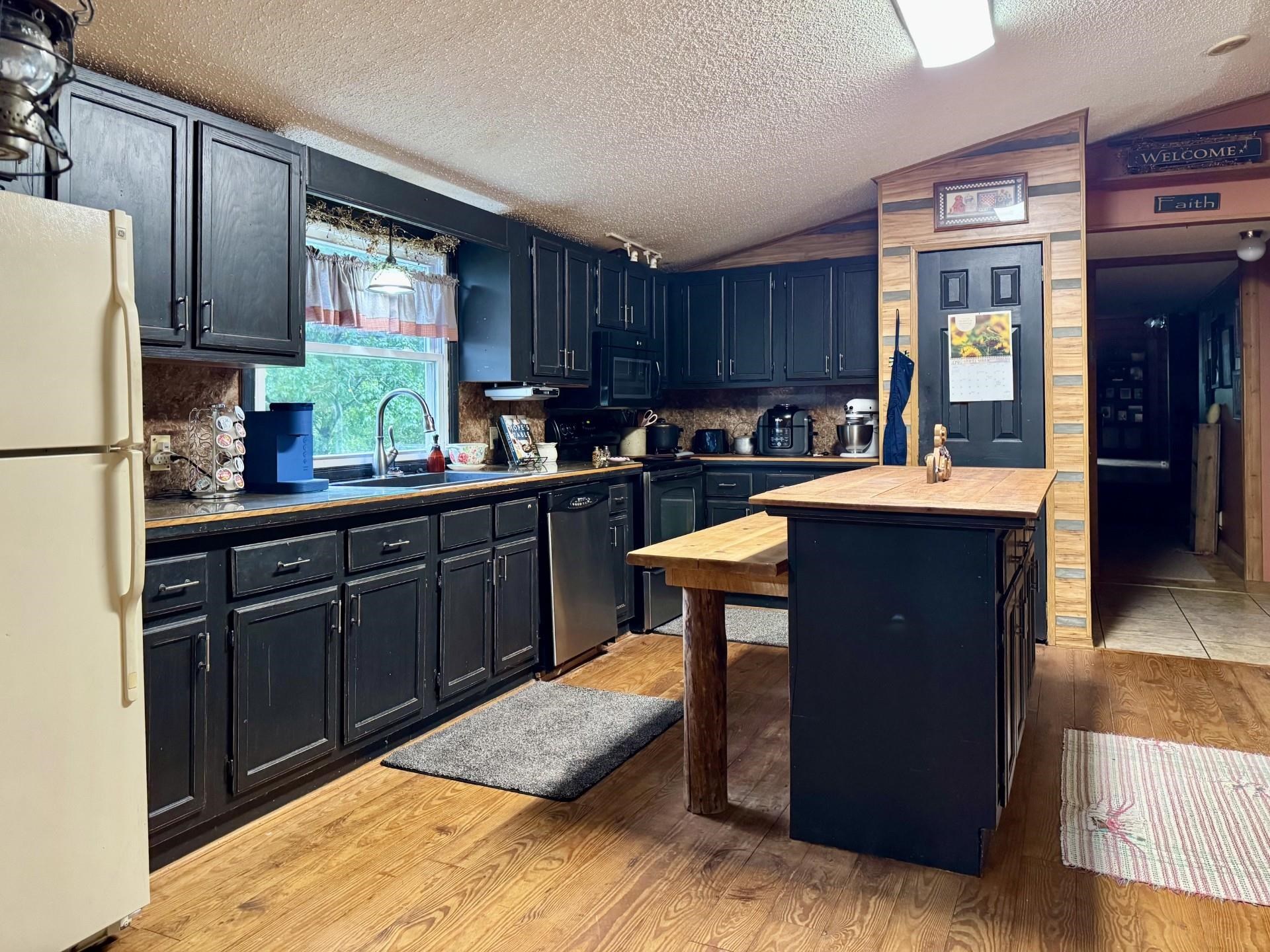 5904 SPRING HILL RD, BRIDGEWATER, Virginia 22812, 3 Bedrooms Bedrooms, ,2 BathroomsBathrooms,Residential,14,5904 SPRING HILL RD,682109 MLS # 682109