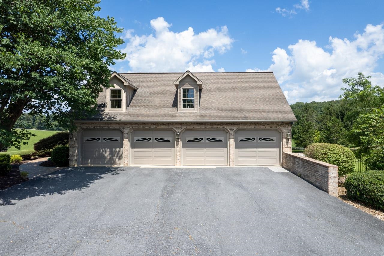 5090 SPRINGHOUSE CIR, ROCKINGHAM, Virginia 22802, 6 Bedrooms Bedrooms, ,5 BathroomsBathrooms,Residential,14,5090 SPRINGHOUSE CIR,682457 MLS # 682457 5090 SPRINGHOUSE CIR, ROCKINGHAM, Virginia 22802, 6 Bedrooms Bedrooms, ,5 BathroomsBathrooms,Residential,14,5090 SPRINGHOUSE CIR,682457 MLS # 682457