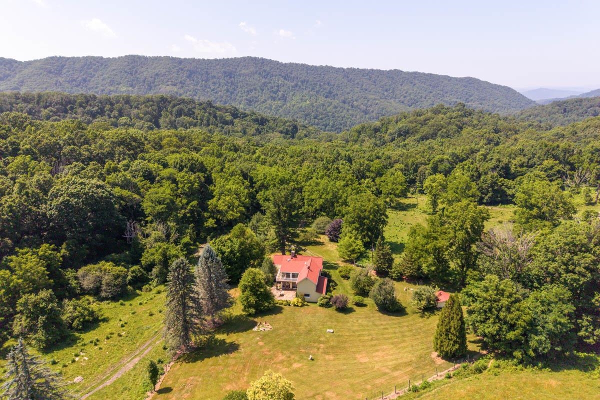 531 LOWLAND FARMS RD, HOT SPRINGS, Virginia 24445, 4 Bedrooms Bedrooms, ,3 BathroomsBathrooms,Residential,14,531 LOWLAND FARMS RD,679992 MLS # 679992