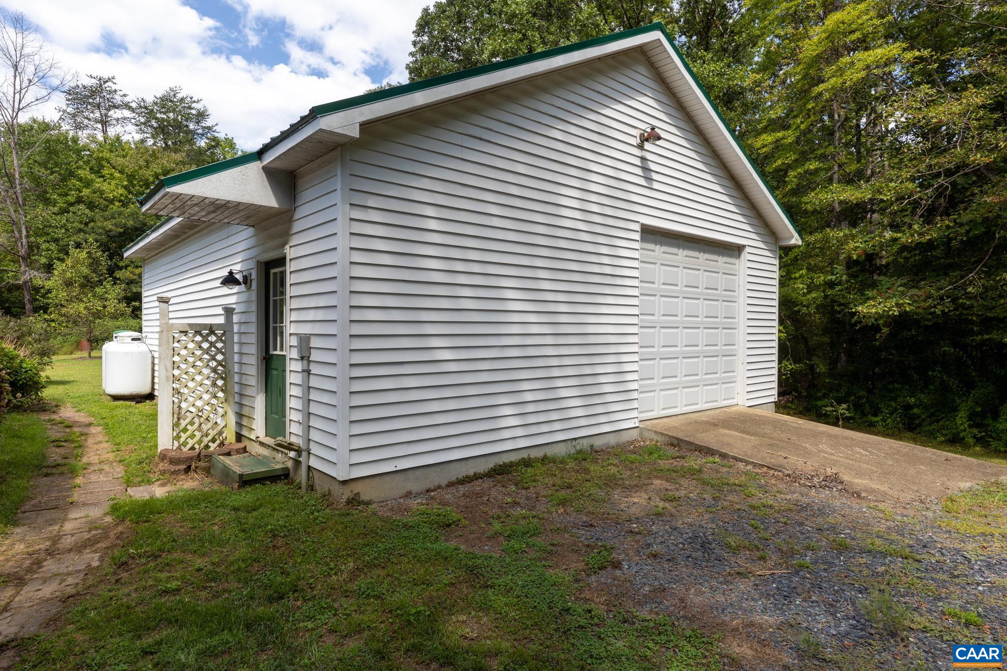 323 PEACEFUL LN, PALMYRA, Virginia 22963, 3 Bedrooms Bedrooms, ,2 BathroomsBathrooms,Residential,14,323 PEACEFUL LN,682659 MLS # 682659 323 PEACEFUL LN, PALMYRA, Virginia 22963, 3 Bedrooms Bedrooms, ,2 BathroomsBathrooms,Residential,14,323 PEACEFUL LN,682659 MLS # 682659