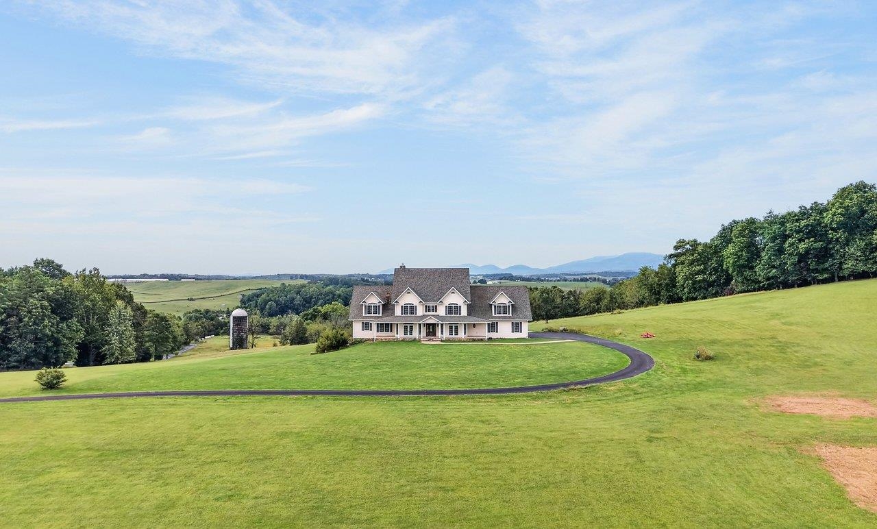 160 BIG VALLEY LN, MOUNT SOLON, Virginia 22843, 5 Bedrooms Bedrooms, ,4 BathroomsBathrooms,Residential,14,160 BIG VALLEY LN,682738 MLS # 682738 160 BIG VALLEY LN, MOUNT SOLON, Virginia 22843, 5 Bedrooms Bedrooms, ,4 BathroomsBathrooms,Residential,14,160 BIG VALLEY LN,682738 MLS # 682738
