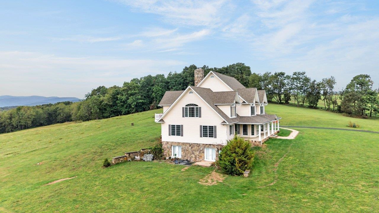 160 BIG VALLEY LN, MOUNT SOLON, Virginia 22843, 5 Bedrooms Bedrooms, ,4 BathroomsBathrooms,Residential,14,160 BIG VALLEY LN,682738 MLS # 682738 160 BIG VALLEY LN, MOUNT SOLON, Virginia 22843, 5 Bedrooms Bedrooms, ,4 BathroomsBathrooms,Residential,14,160 BIG VALLEY LN,682738 MLS # 682738