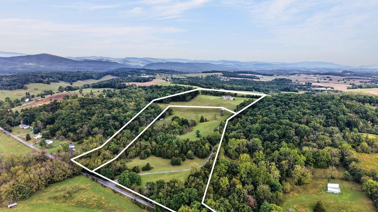 160 BIG VALLEY LN, MOUNT SOLON, Virginia 22843, 5 Bedrooms Bedrooms, ,4 BathroomsBathrooms,Residential,14,160 BIG VALLEY LN,682738 MLS # 682738 160 BIG VALLEY LN, MOUNT SOLON, Virginia 22843, 5 Bedrooms Bedrooms, ,4 BathroomsBathrooms,Residential,14,160 BIG VALLEY LN,682738 MLS # 682738
