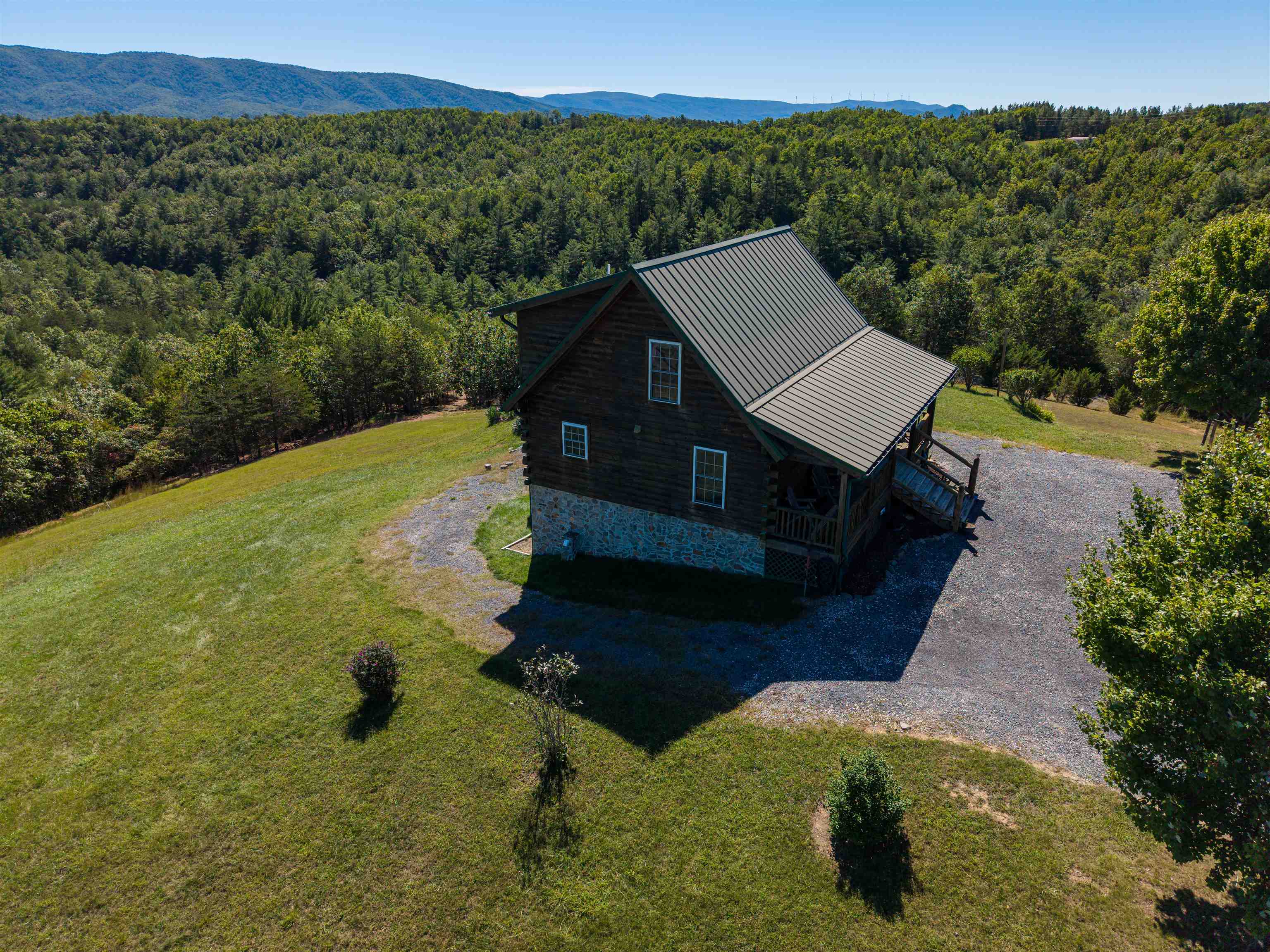 1475 OVERLOOK WAY, CLIFTON FORGE, Virginia 24422, 2 Bedrooms Bedrooms, ,3 BathroomsBathrooms,Residential,14,1475 OVERLOOK WAY,682770 MLS # 682770