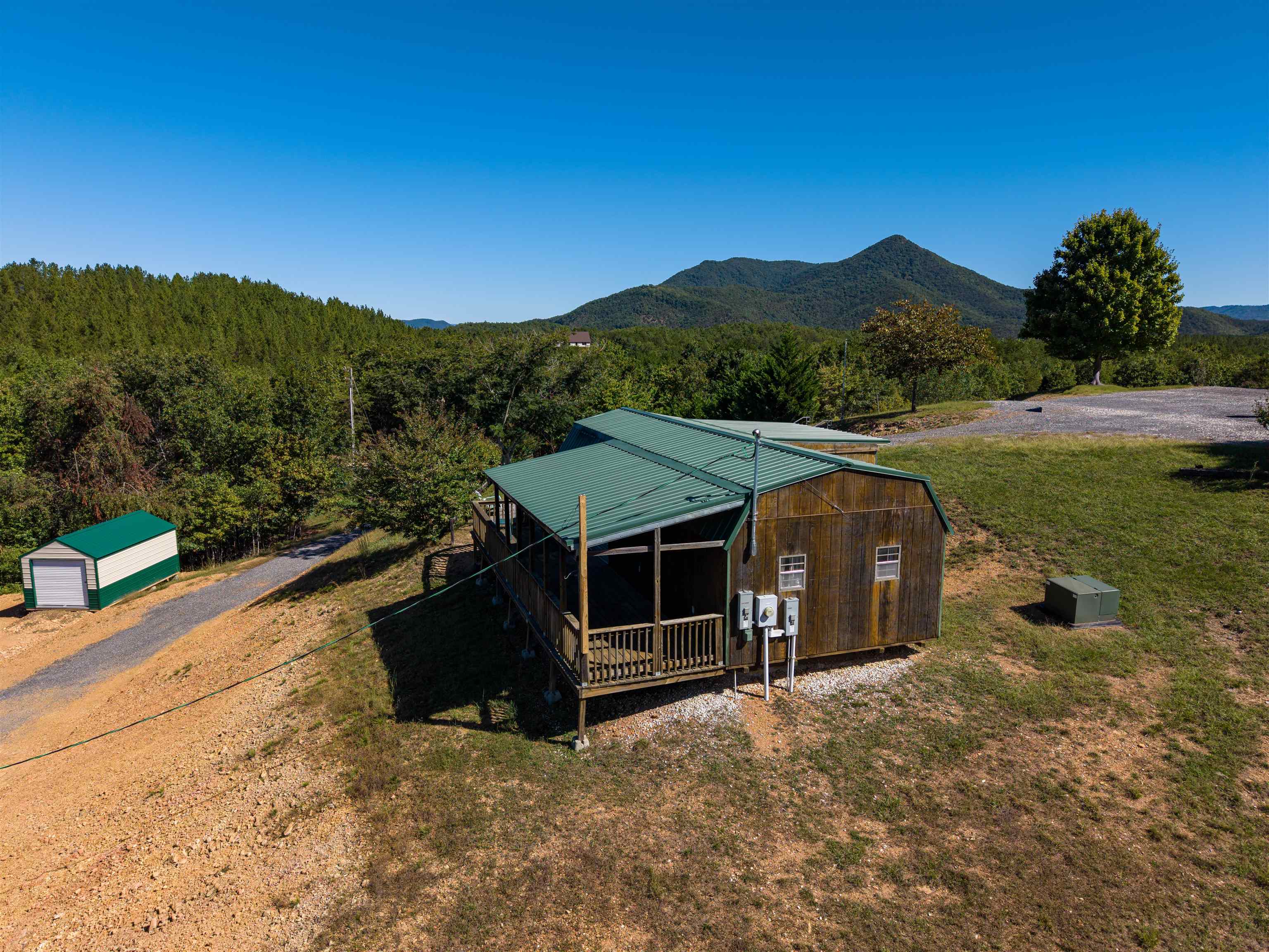 1475 OVERLOOK WAY, CLIFTON FORGE, Virginia 24422, 2 Bedrooms Bedrooms, ,3 BathroomsBathrooms,Residential,14,1475 OVERLOOK WAY,682770 MLS # 682770