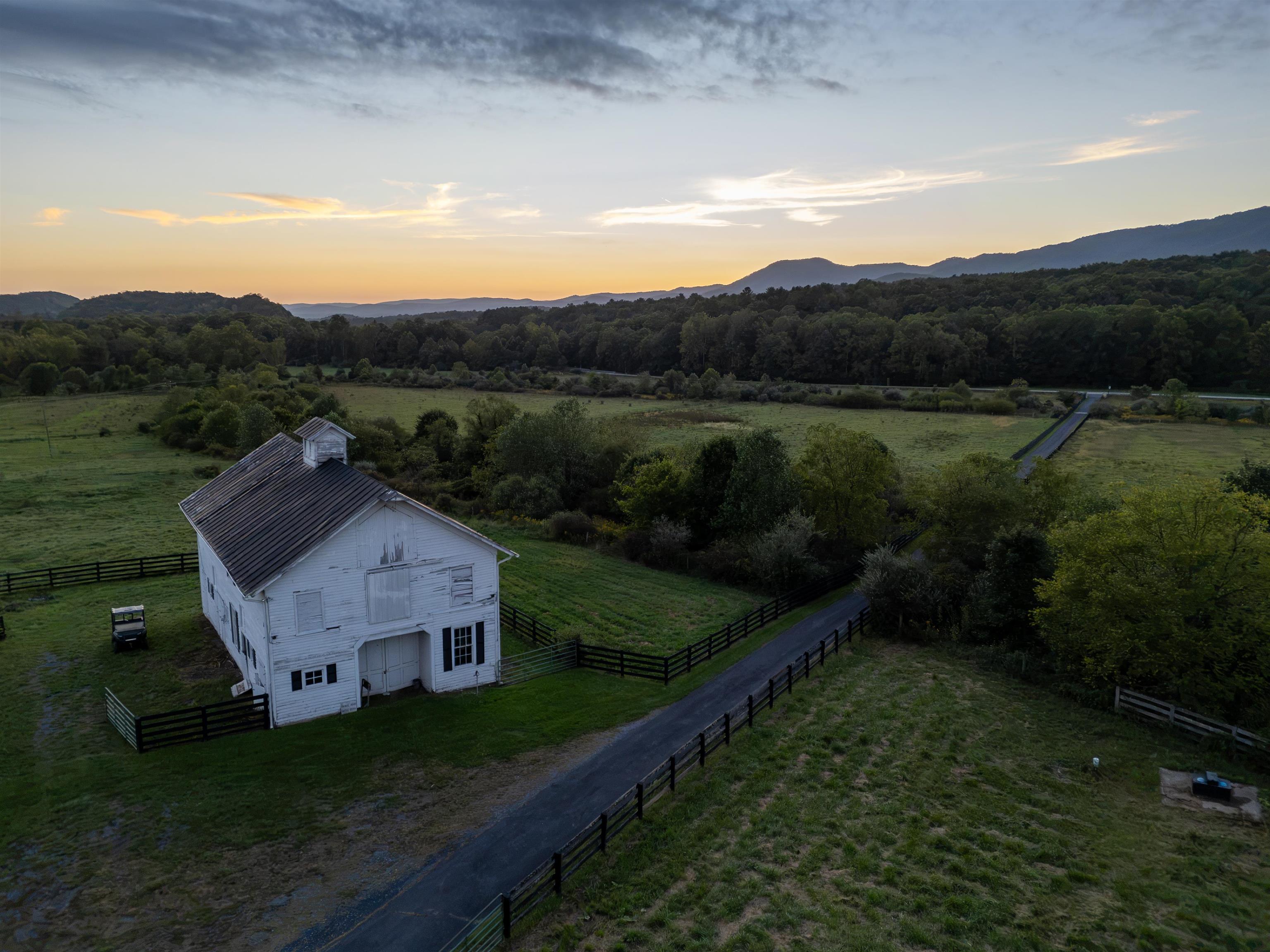 2276 LITTLE CALF PASTURE HWY, SWOOPE, Virginia 24479, 5 Bedrooms Bedrooms, ,3 BathroomsBathrooms,Residential,14,2276 LITTLE CALF PASTURE HWY,682794 MLS # 682794