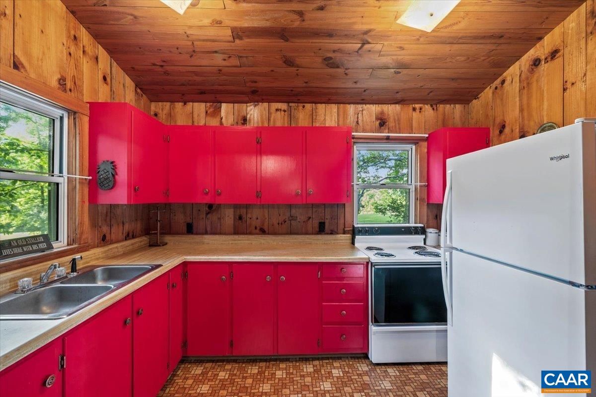 2492 STABLE RD, HILLSVILLE, Virginia 24343, 6 Bedrooms Bedrooms, ,5 BathroomsBathrooms,Residential,14,2492 STABLE RD,679287 MLS # 679287 2492 STABLE RD, HILLSVILLE, Virginia 24343, 6 Bedrooms Bedrooms, ,5 BathroomsBathrooms,Residential,14,2492 STABLE RD,679287 MLS # 679287
